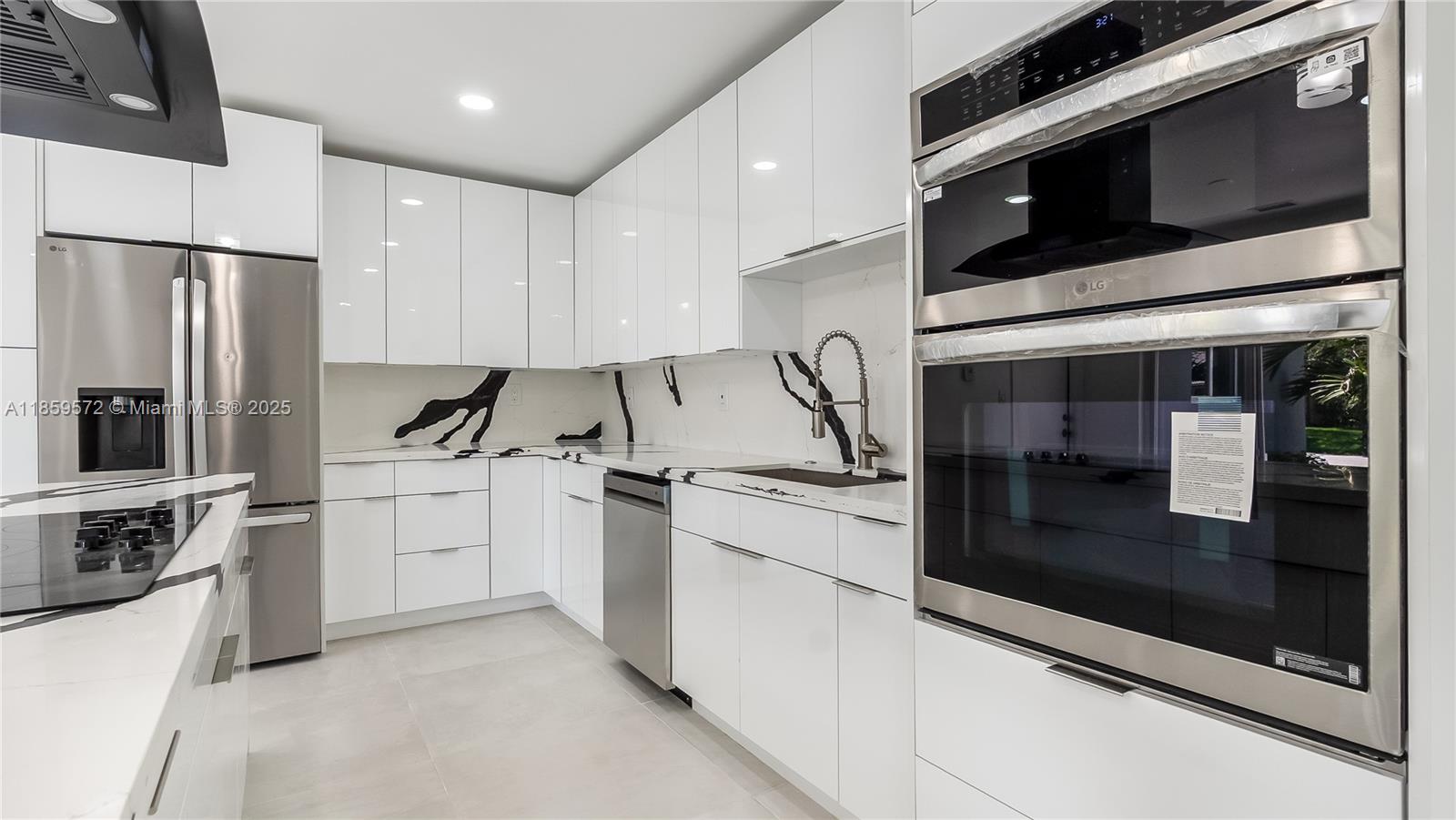 1611 NE 40th Pl