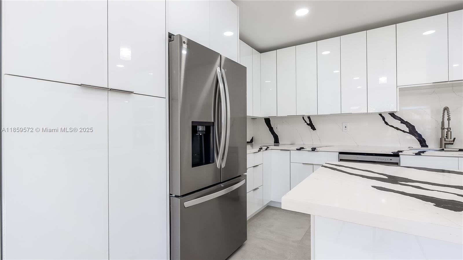 1611 NE 40th Pl