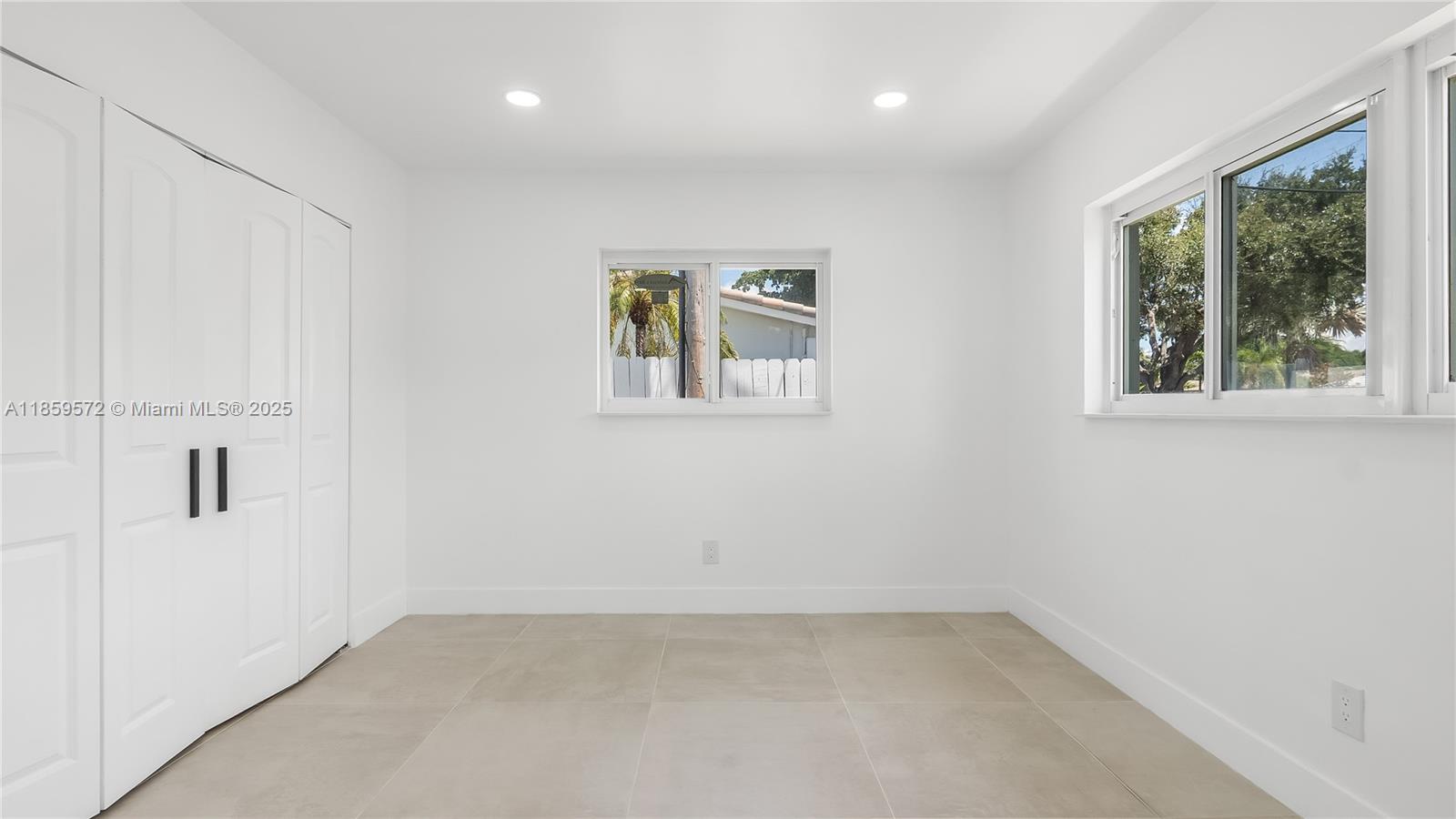 1611 NE 40th Pl