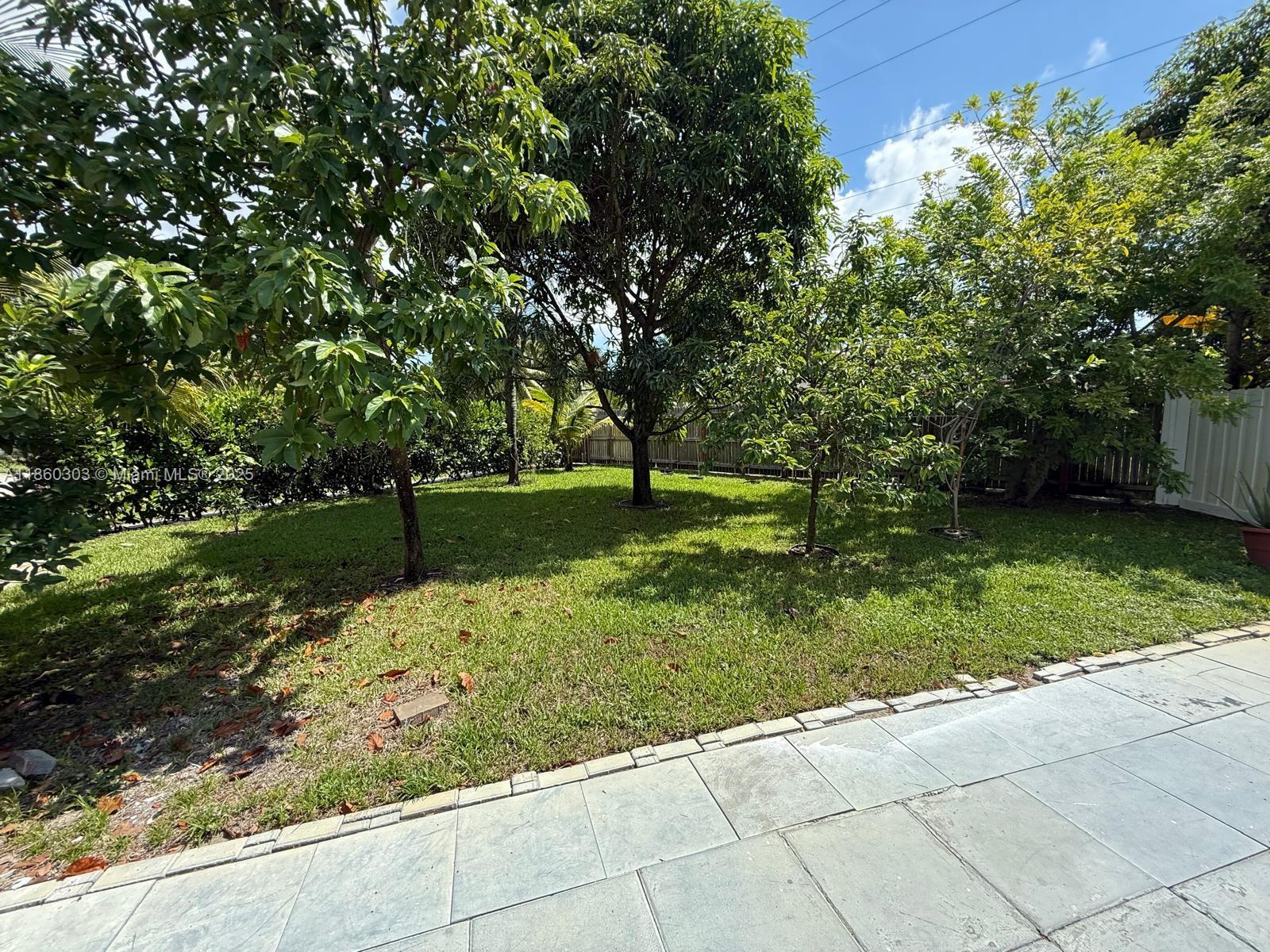 600 NE 44th St