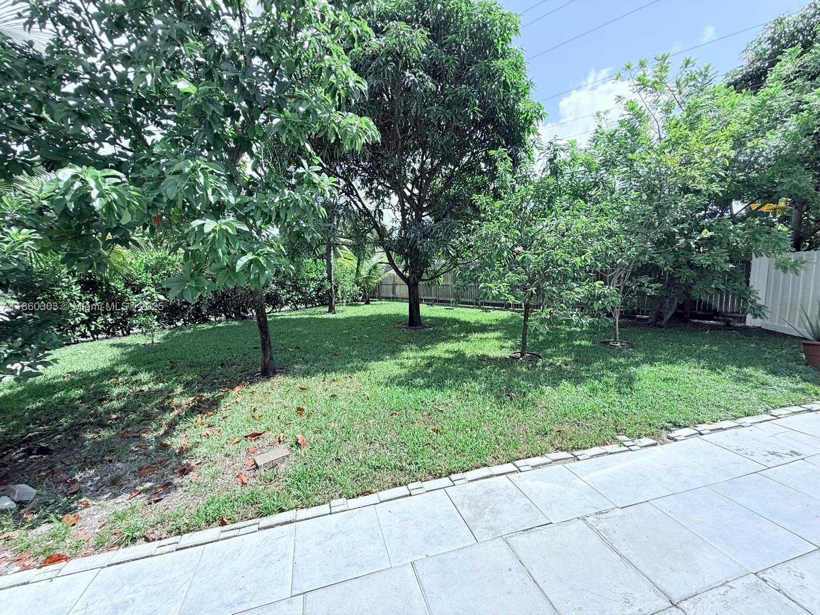 600 NE 44th St