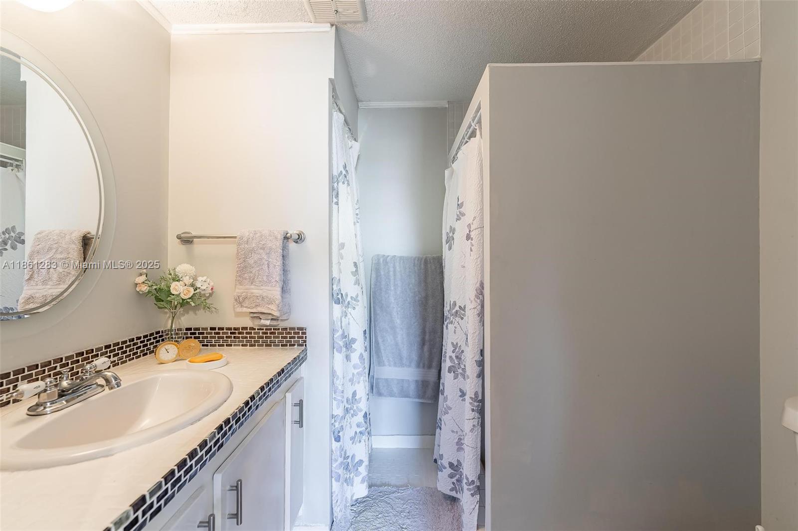 6021 NW 61st Ave # 212