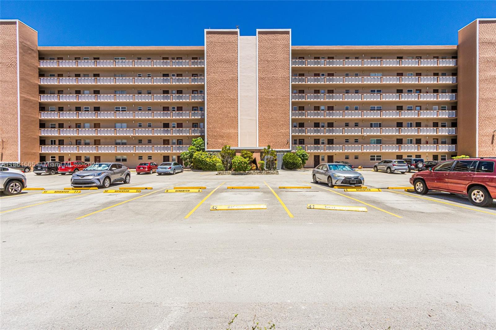 301 NE 14th Ave # 108