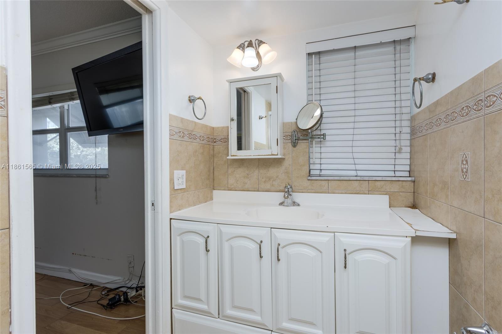 301 NE 14th Ave # 108