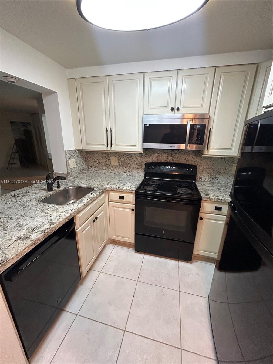 1350 River Reach Dr # 112