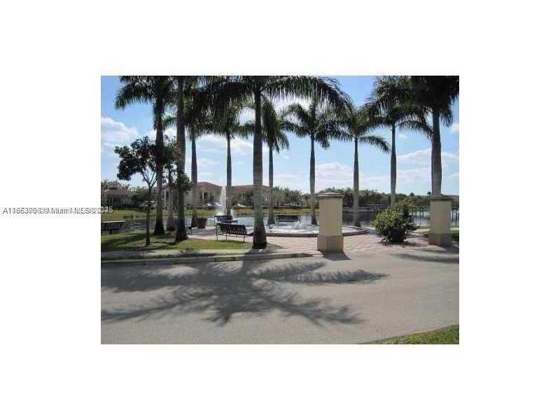 2578 Centergate Dr # 102