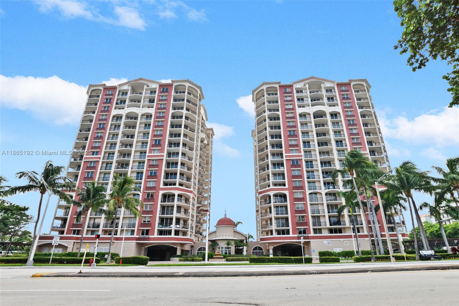 2001 N Ocean Blvd # 701