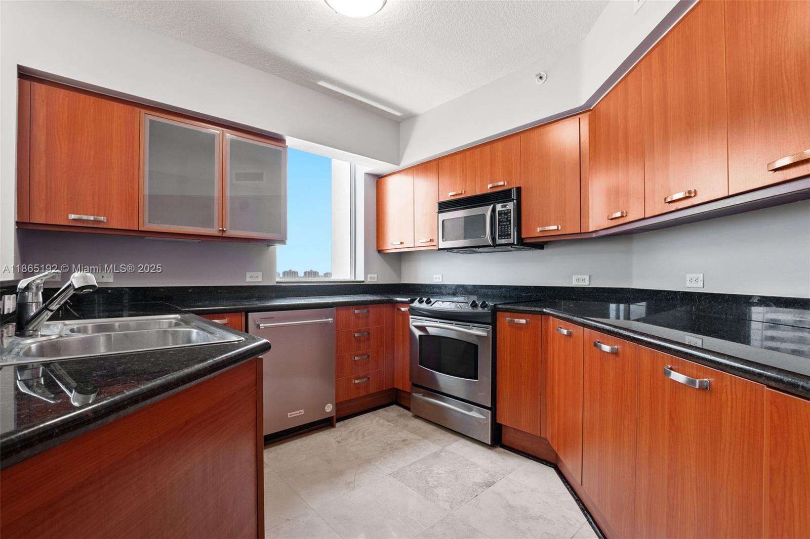 2001 N Ocean Blvd # 701