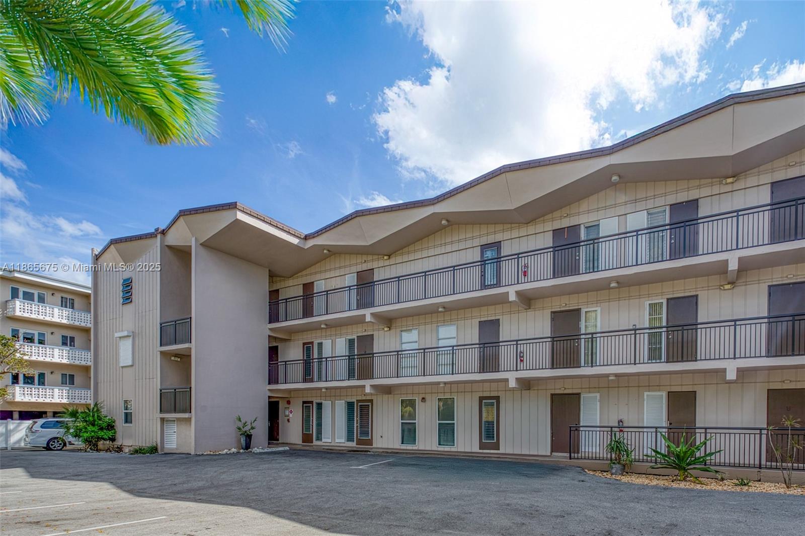 1967 S Ocean Blvd # 202