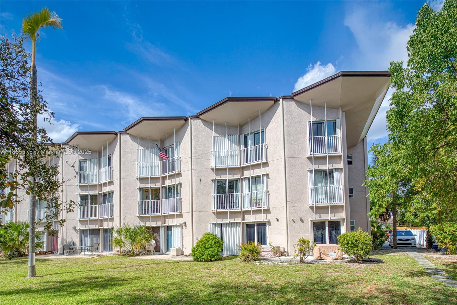 1967 S Ocean Blvd # 202