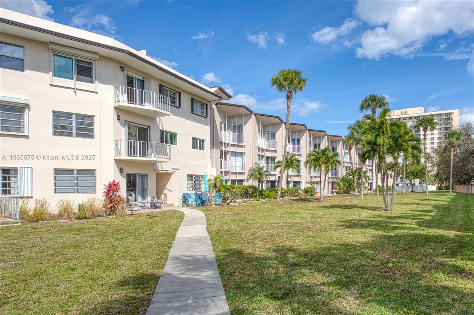 1967 S Ocean Blvd # 202