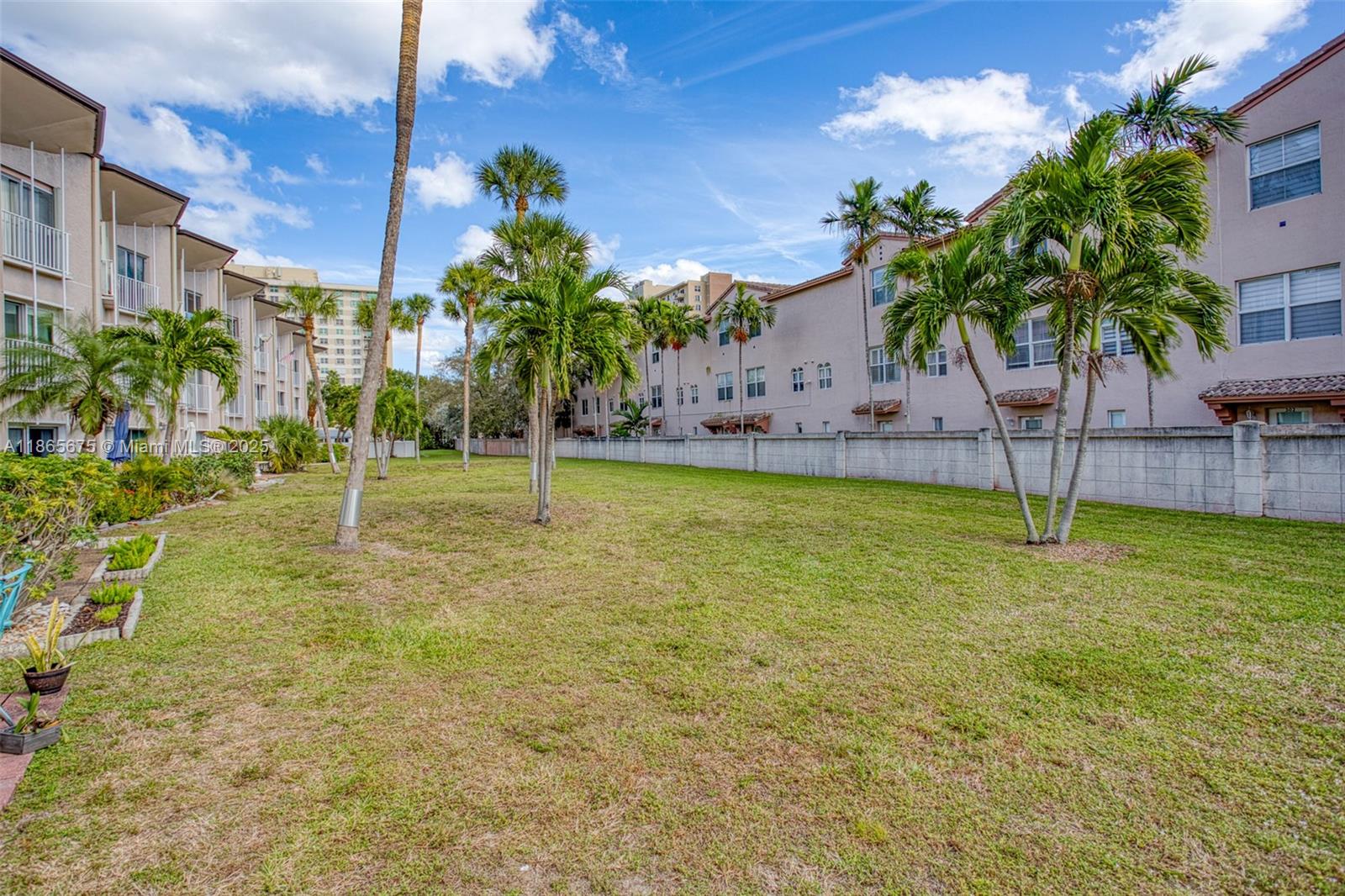 1967 S Ocean Blvd # 202