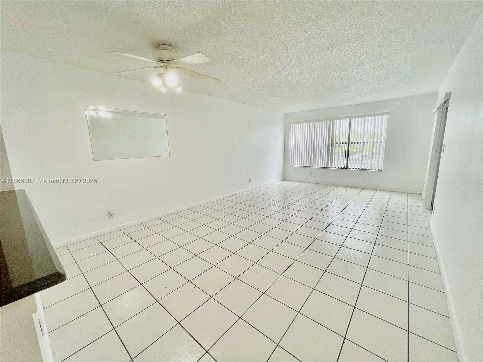 2320 S Cypress Bend Dr # 305