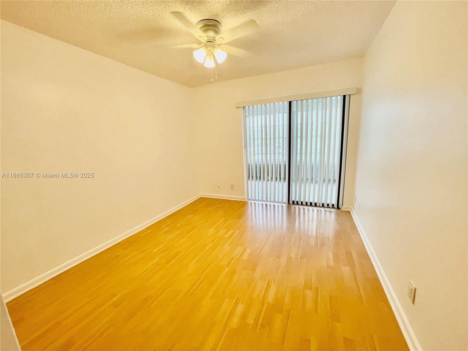 2320 S Cypress Bend Dr # 305