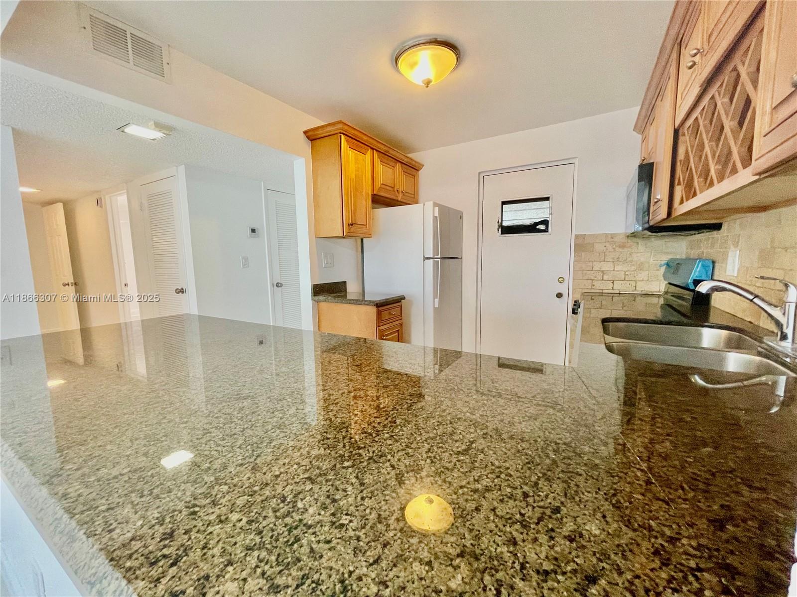 2320 S Cypress Bend Dr # 305