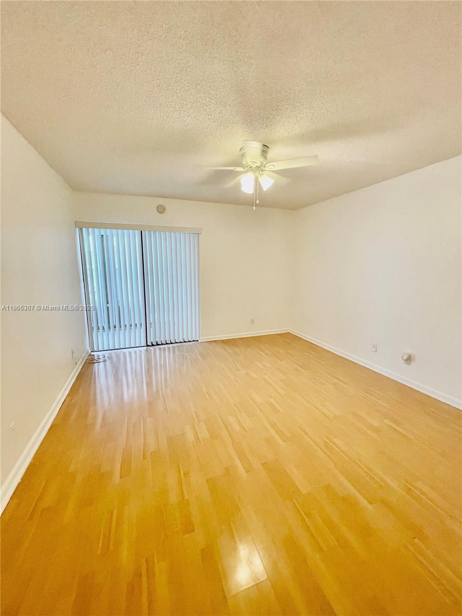 2320 S Cypress Bend Dr # 305