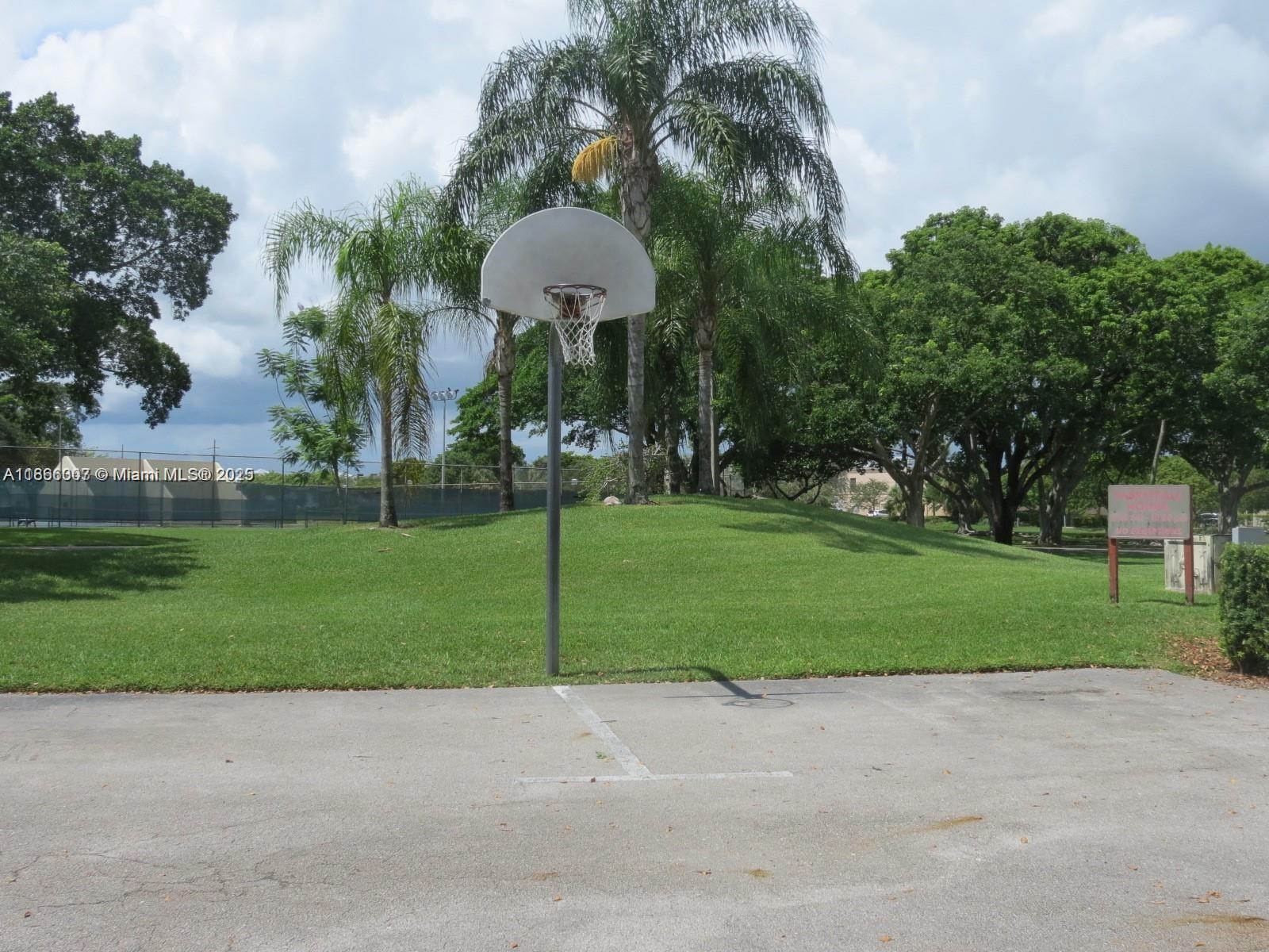 2320 S Cypress Bend Dr # 305