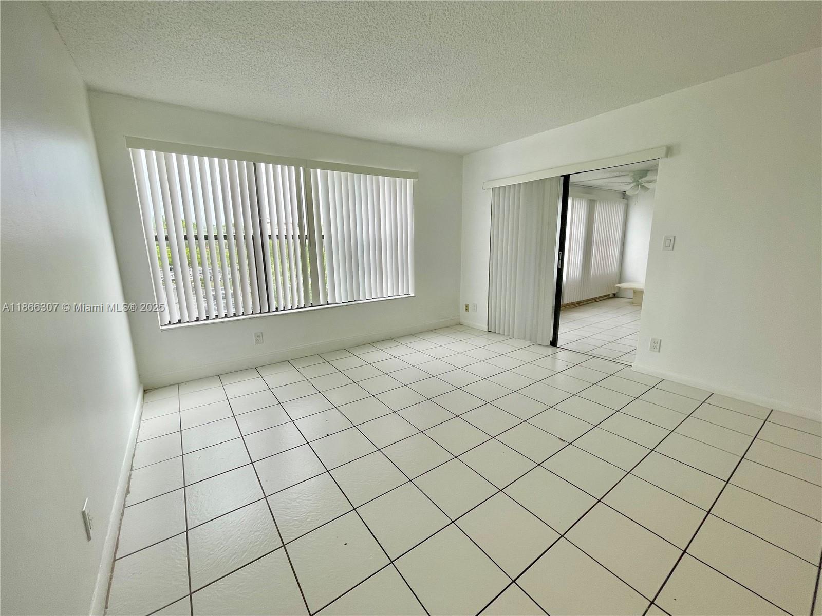 2320 S Cypress Bend Dr # 305