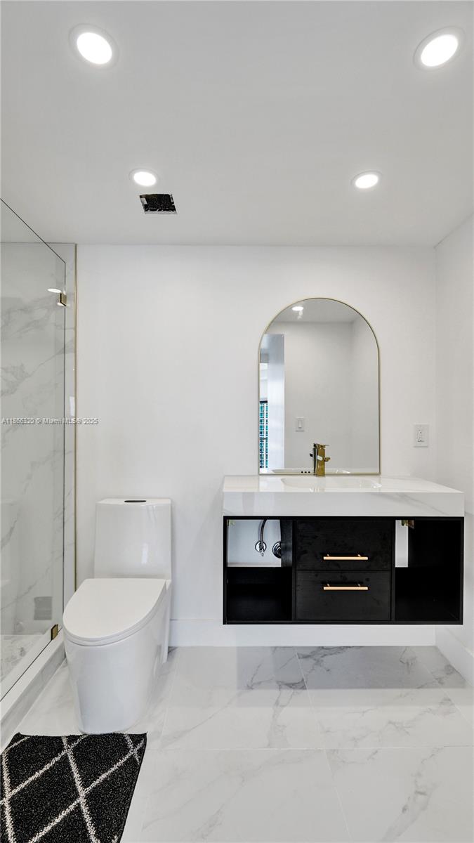 1985 S Ocean Dr Unit: PHK