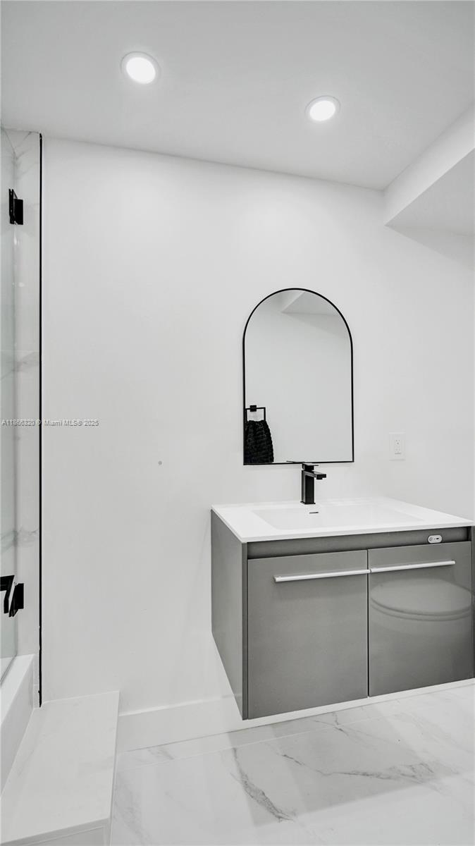1985 S Ocean Dr Unit: PHK