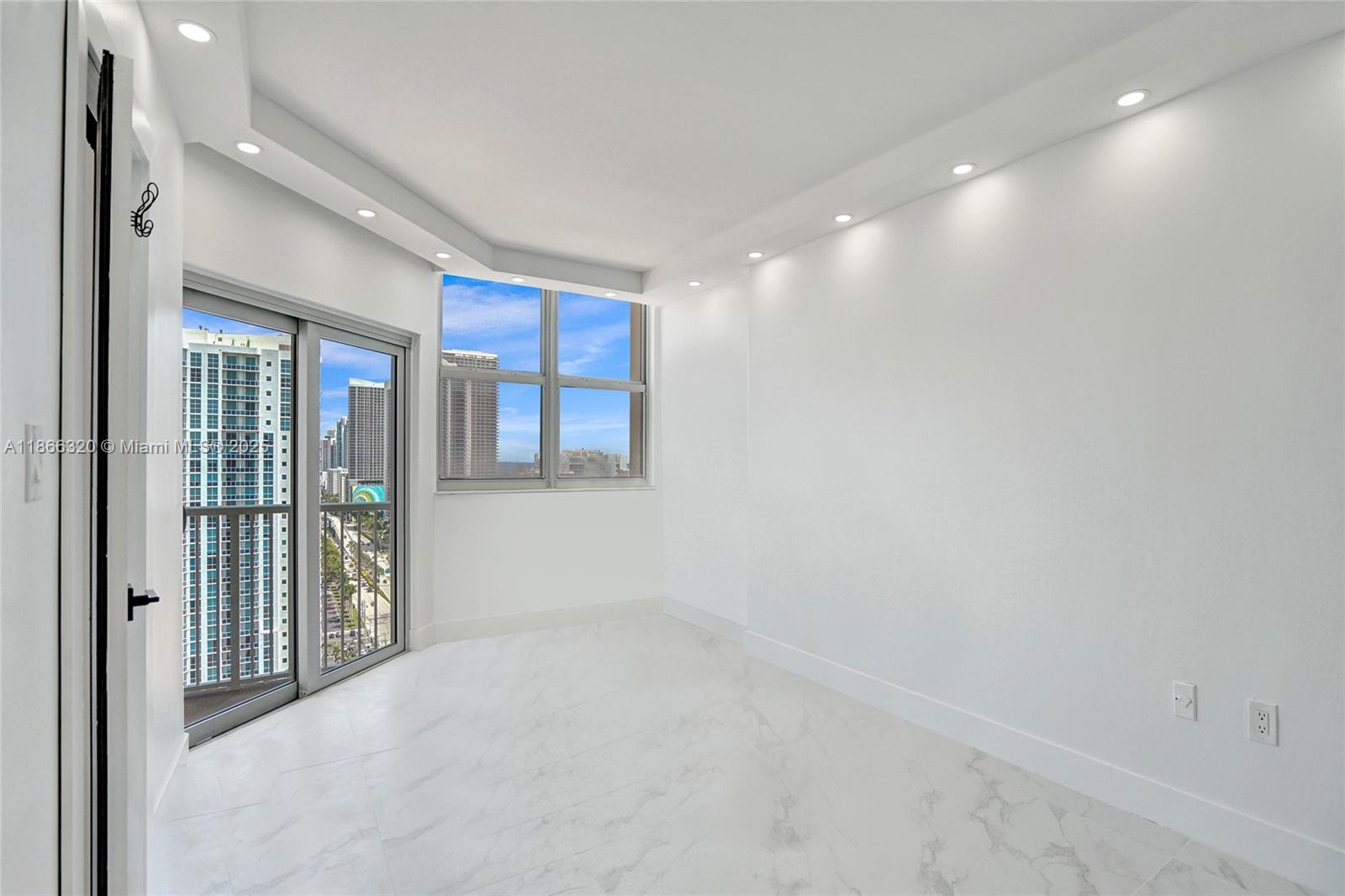 1985 S Ocean Dr Unit: PHK