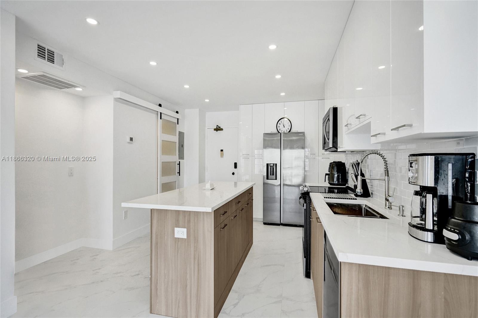 1985 S Ocean Dr Unit: PHK
