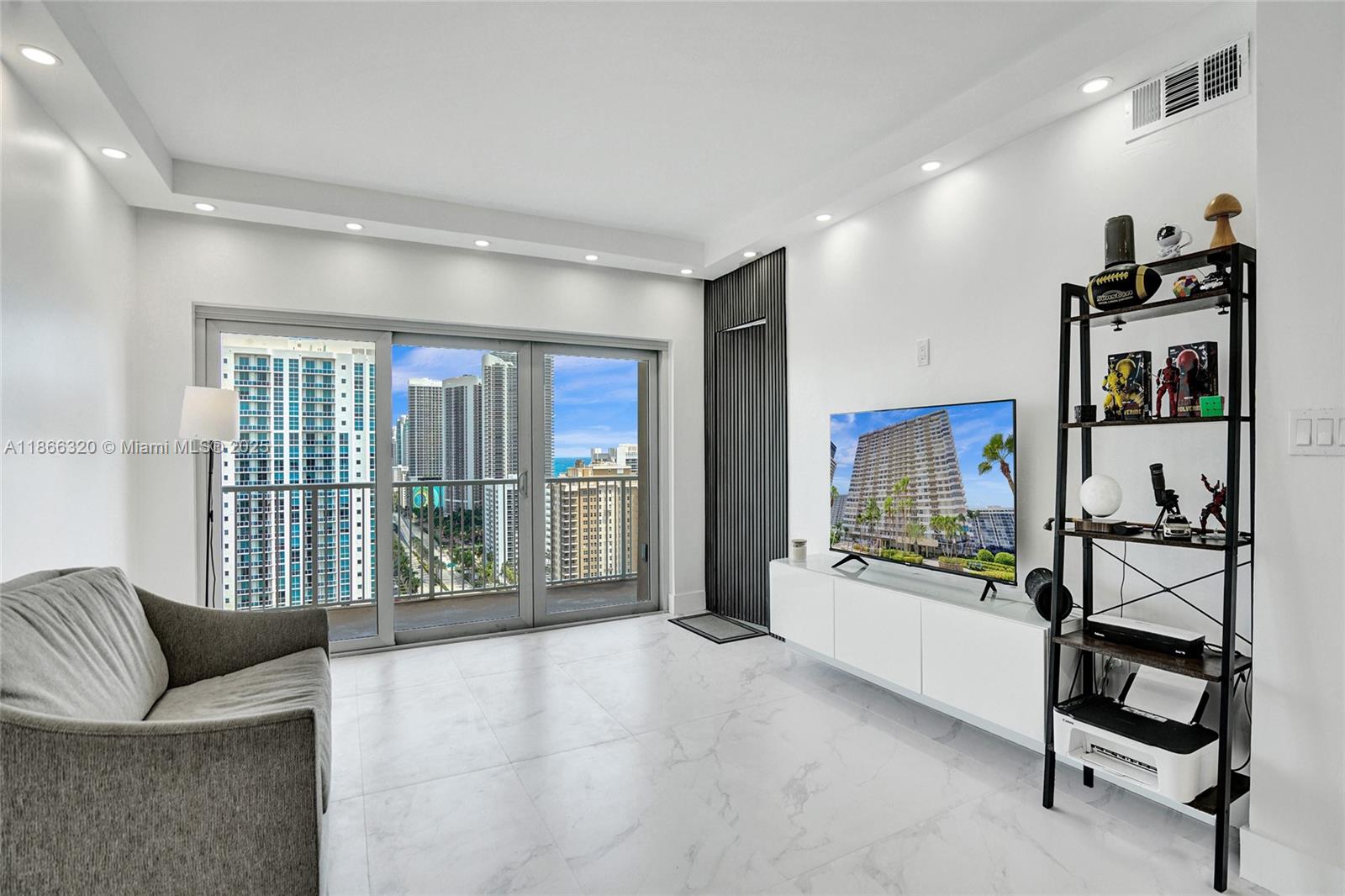 1985 S Ocean Dr Unit: PHK