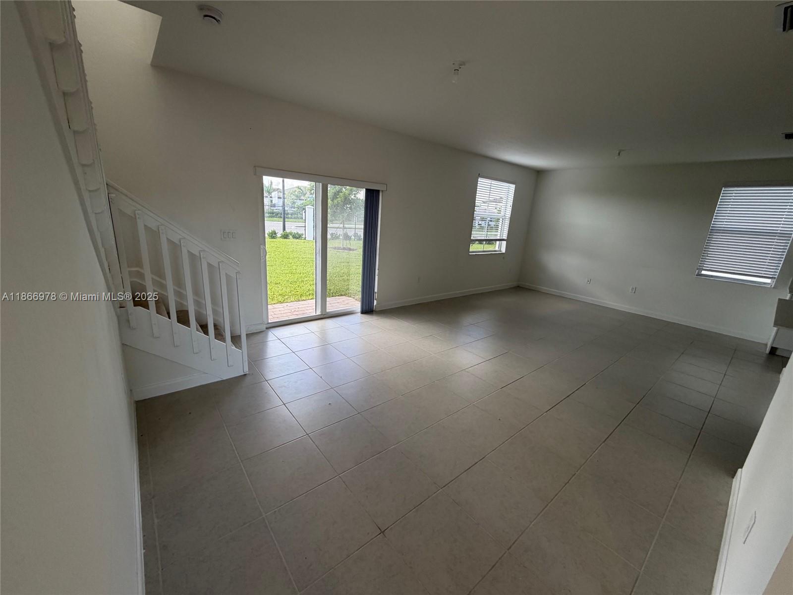 2464 SE 24 AVE # 2464