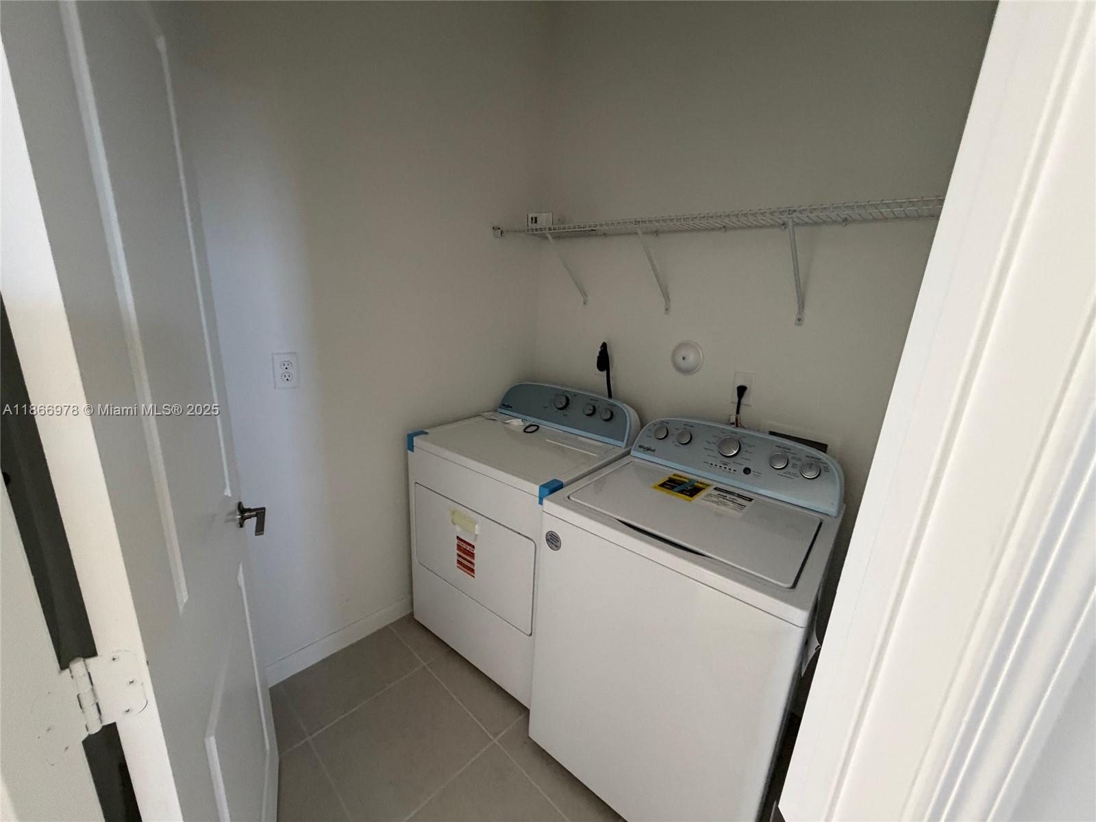 2464 SE 24 AVE # 2464