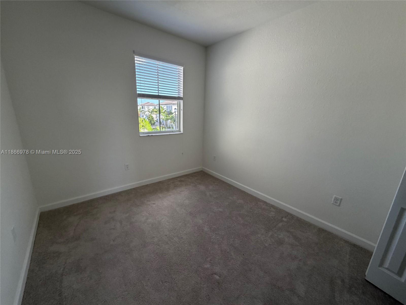 2464 SE 24 AVE # 2464