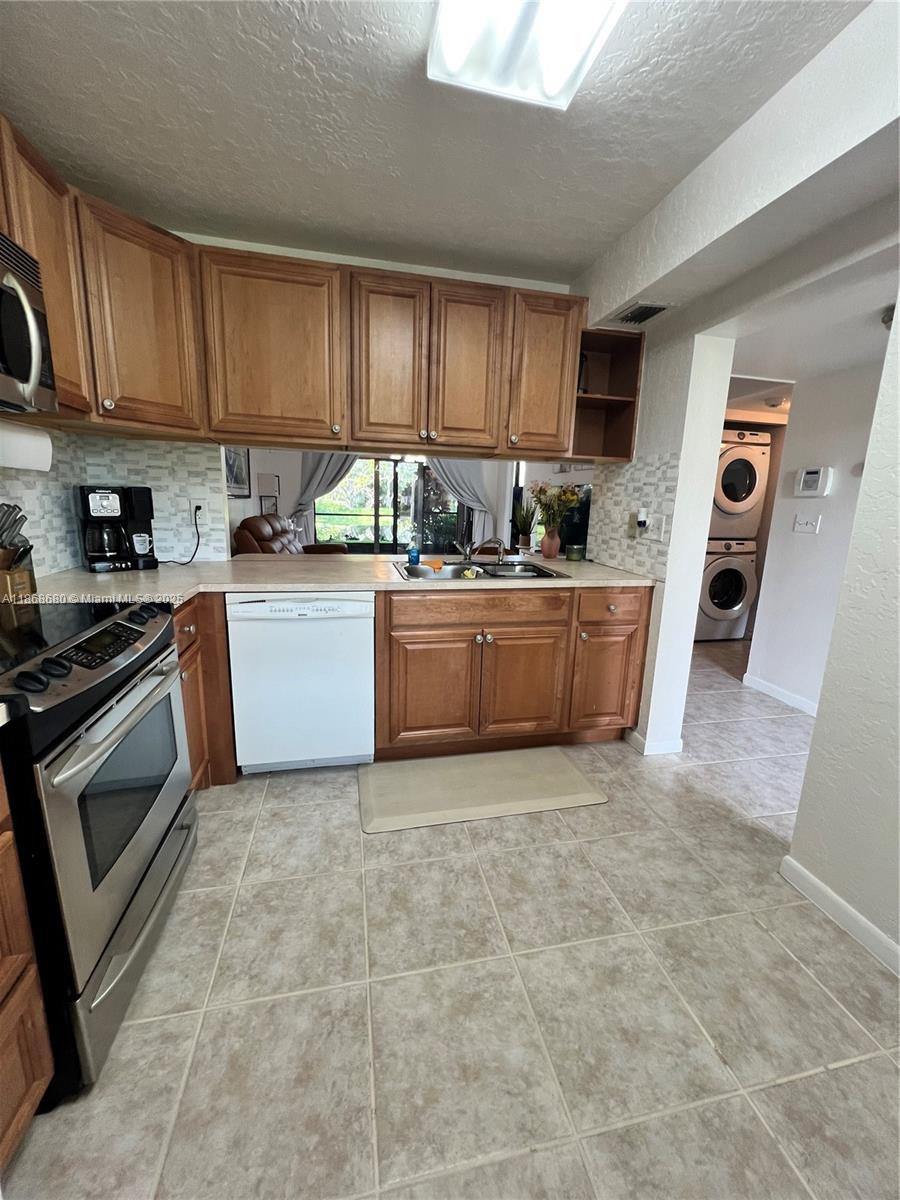 7380 NW 1st St # 103