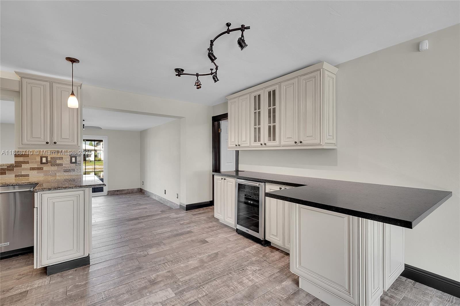 351 SE 16th Ave