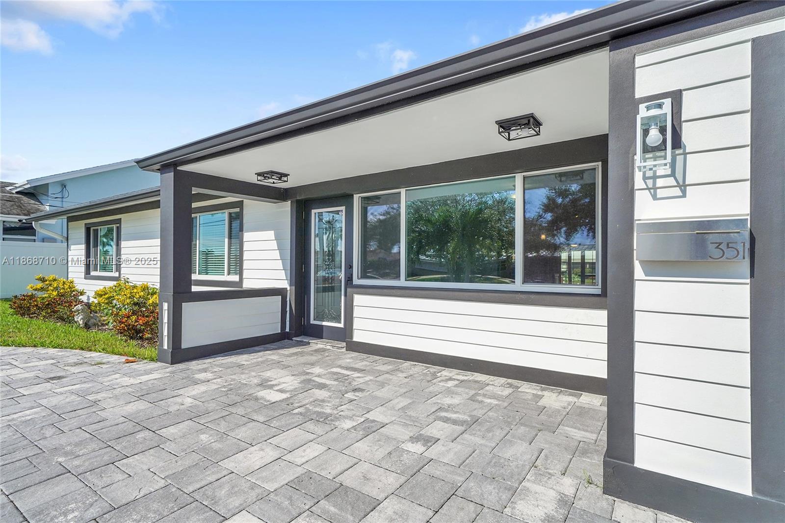 351 SE 16th Ave