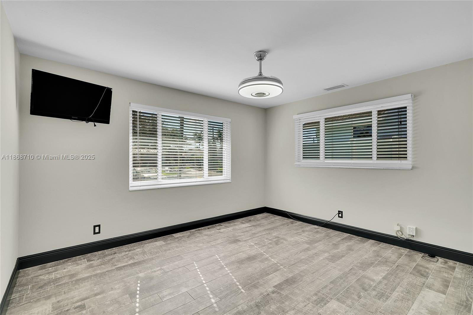 351 SE 16th Ave