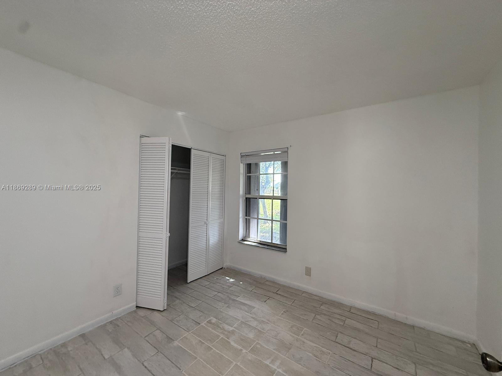 1592 NW 7th Ter