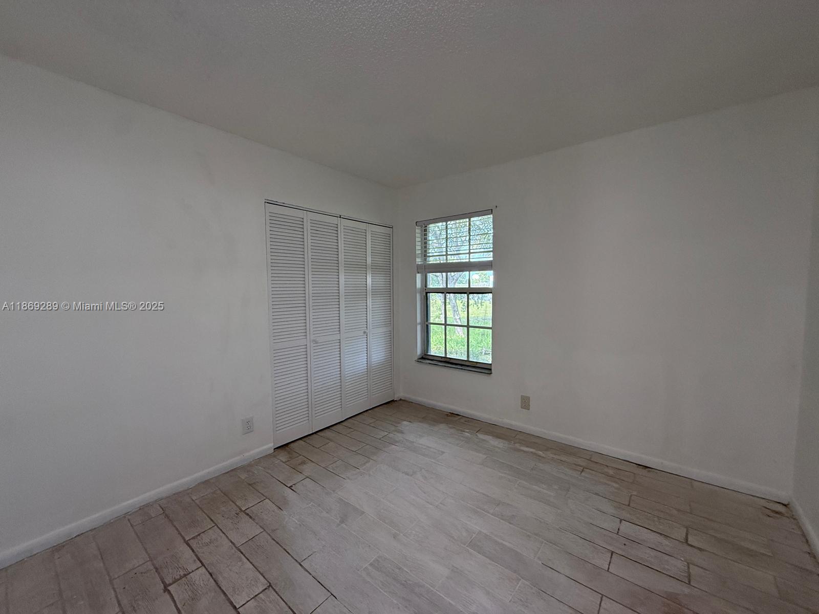 1592 NW 7th Ter