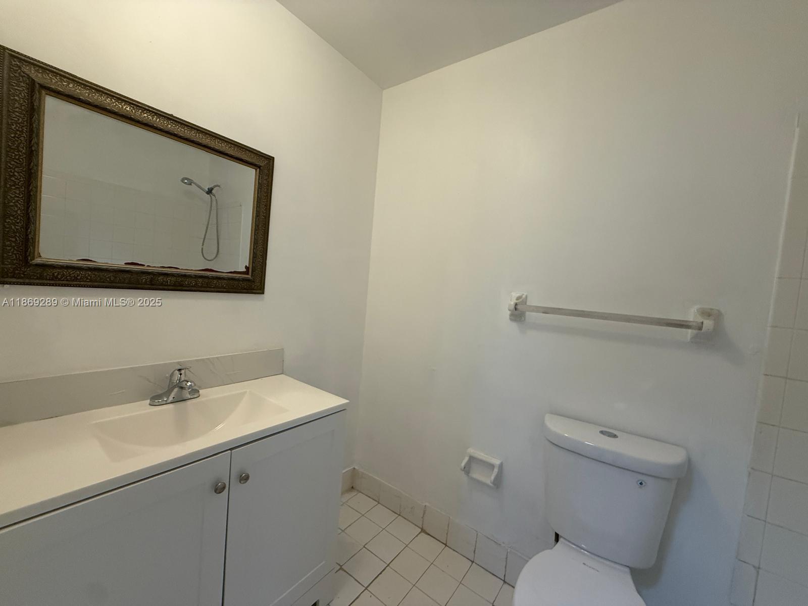 1592 NW 7th Ter