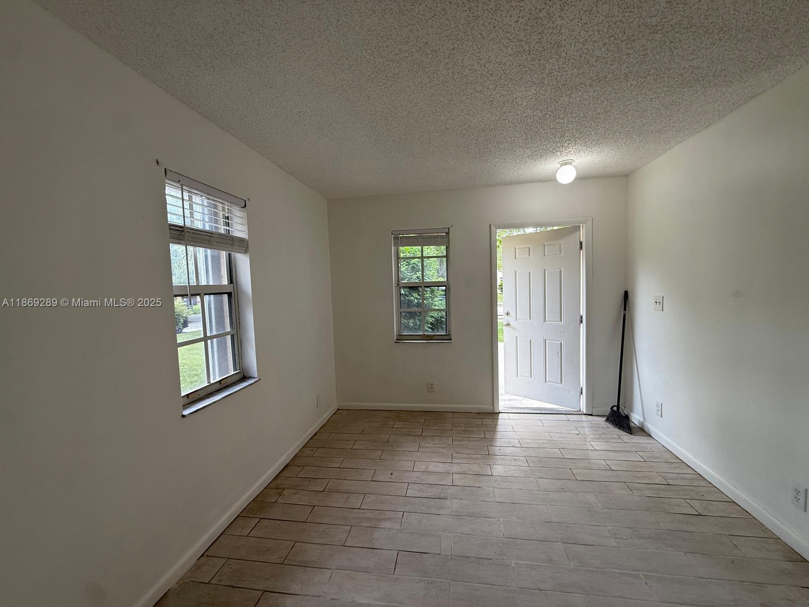 1592 NW 7th Ter