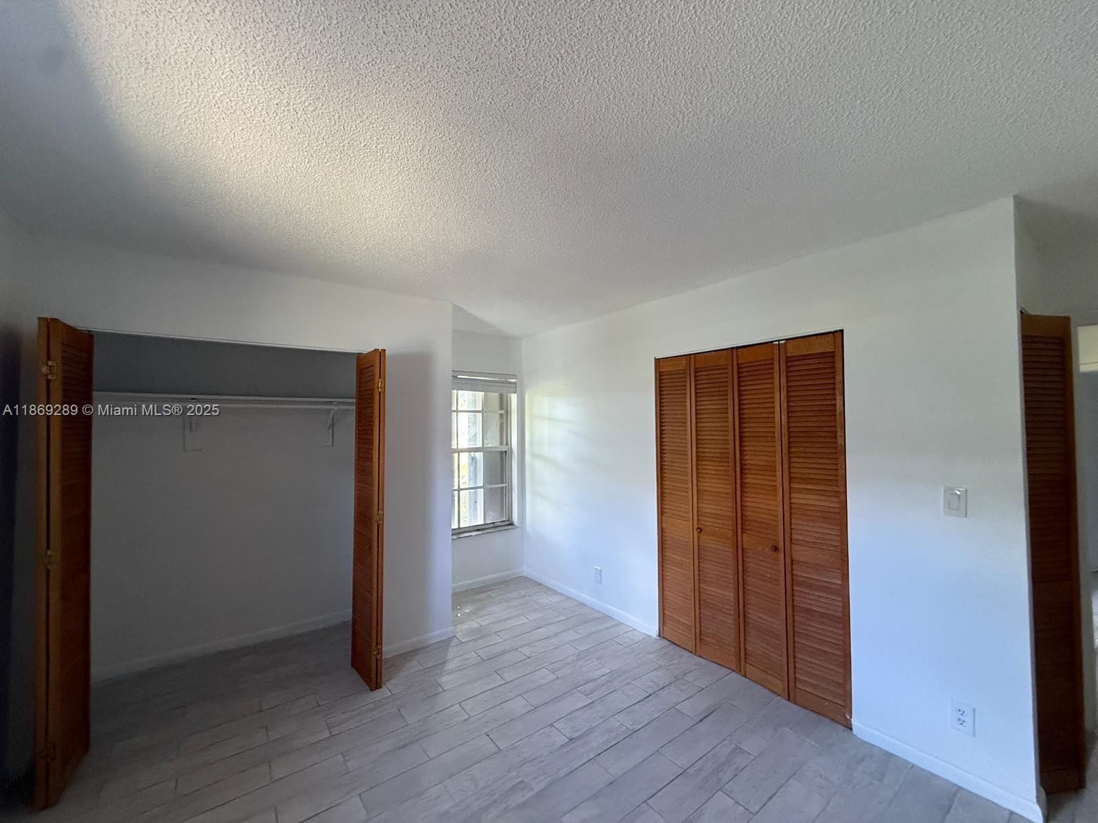 1592 NW 7th Ter