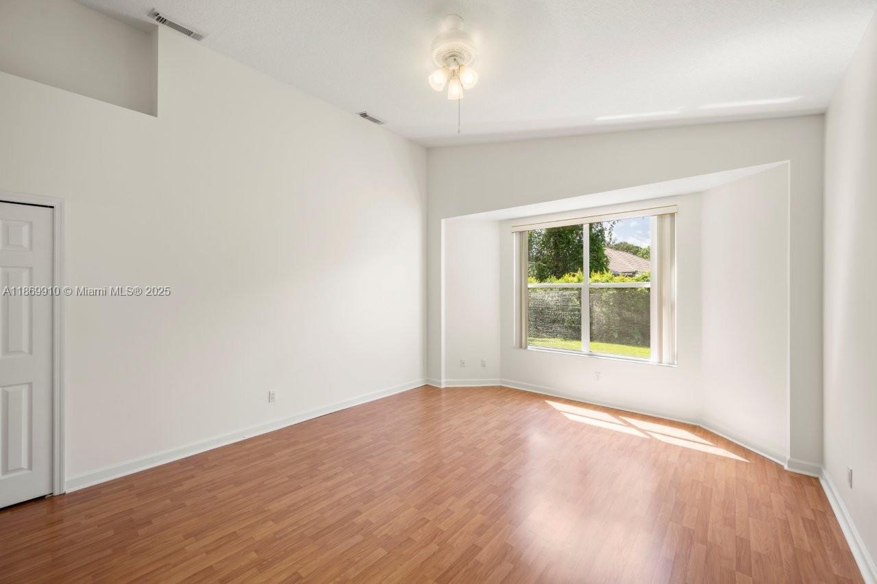 669 SW Lake Charles Cir, Port St. Lucie