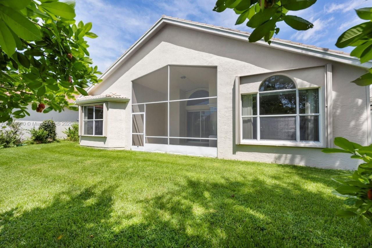 669 SW Lake Charles Cir, Port St. Lucie