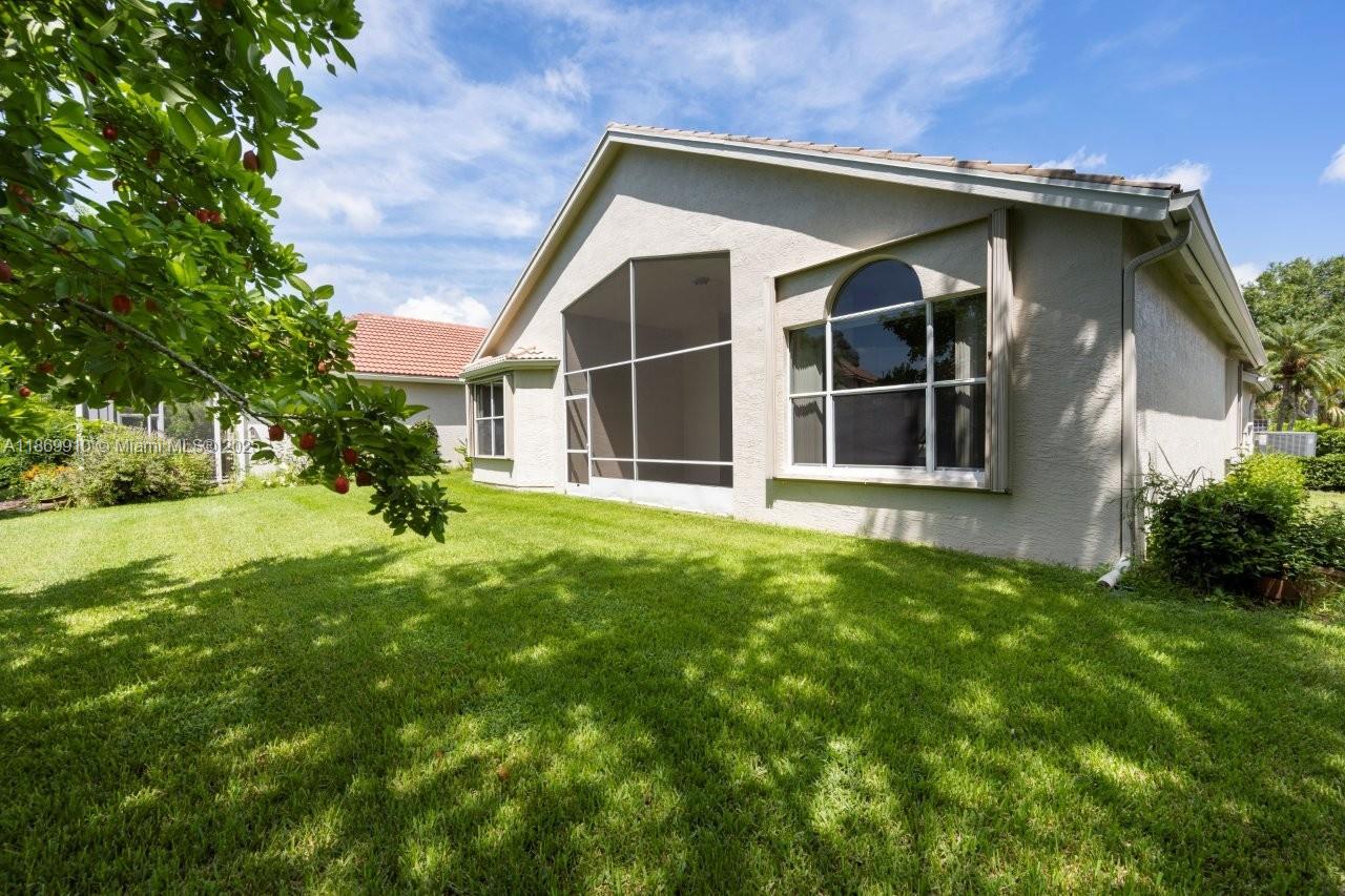 669 SW Lake Charles Cir, Port St. Lucie