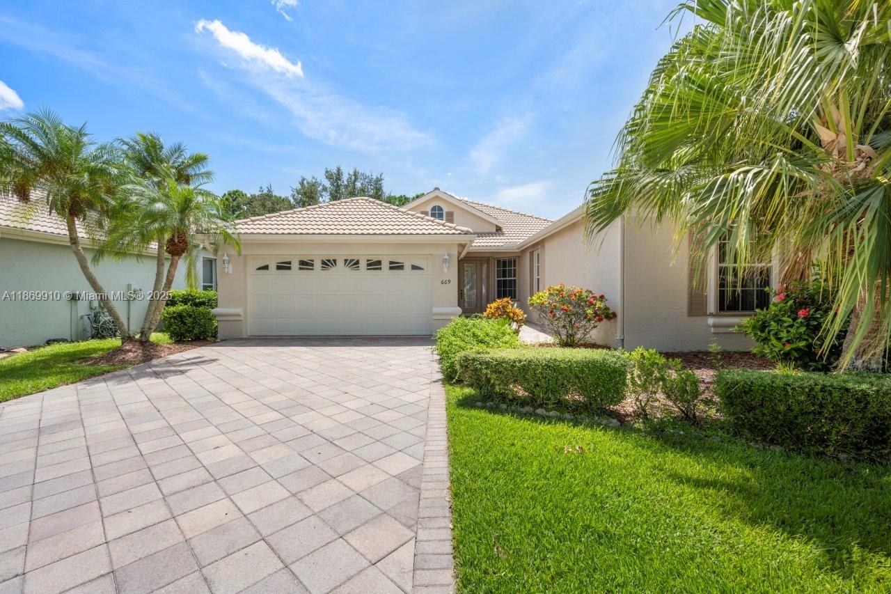 669 SW Lake Charles Cir, Port St. Lucie