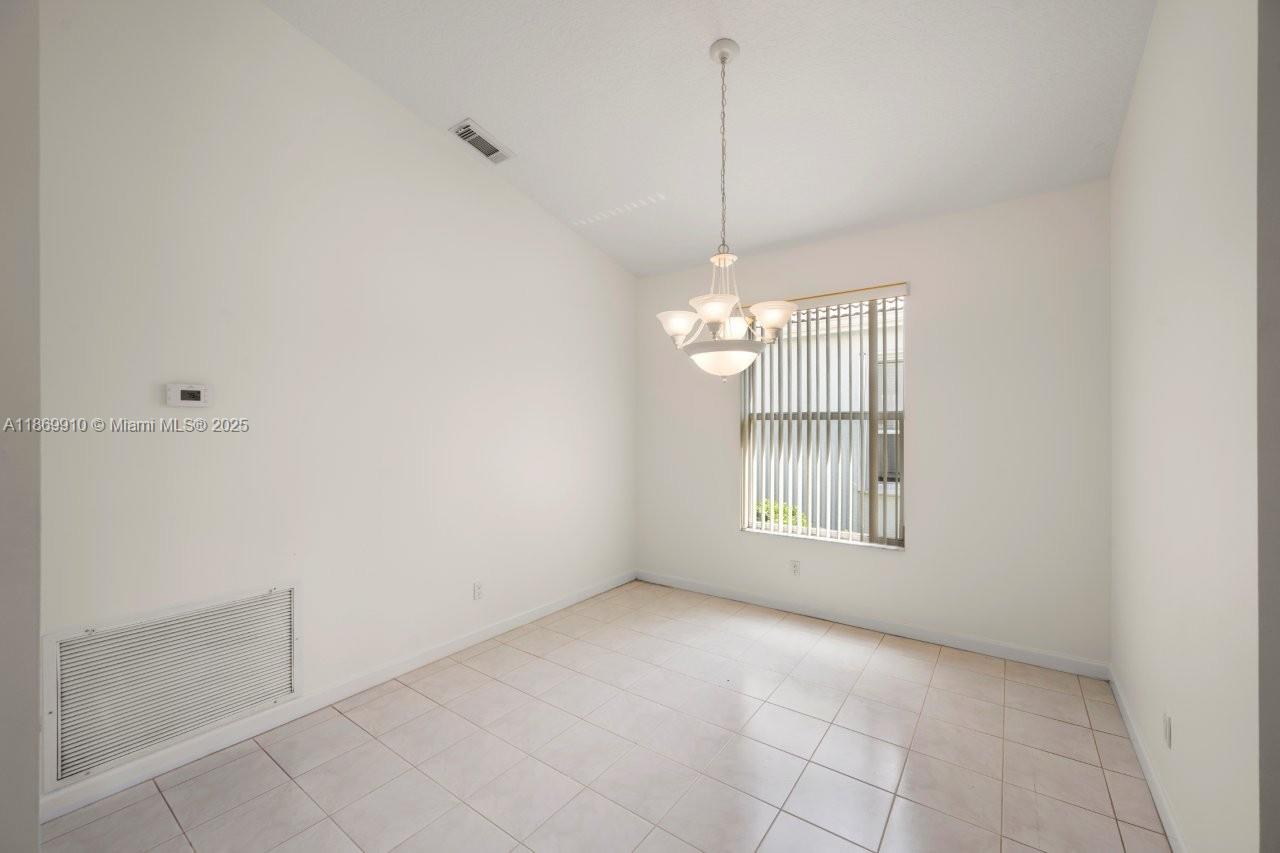 669 SW Lake Charles Cir, Port St. Lucie