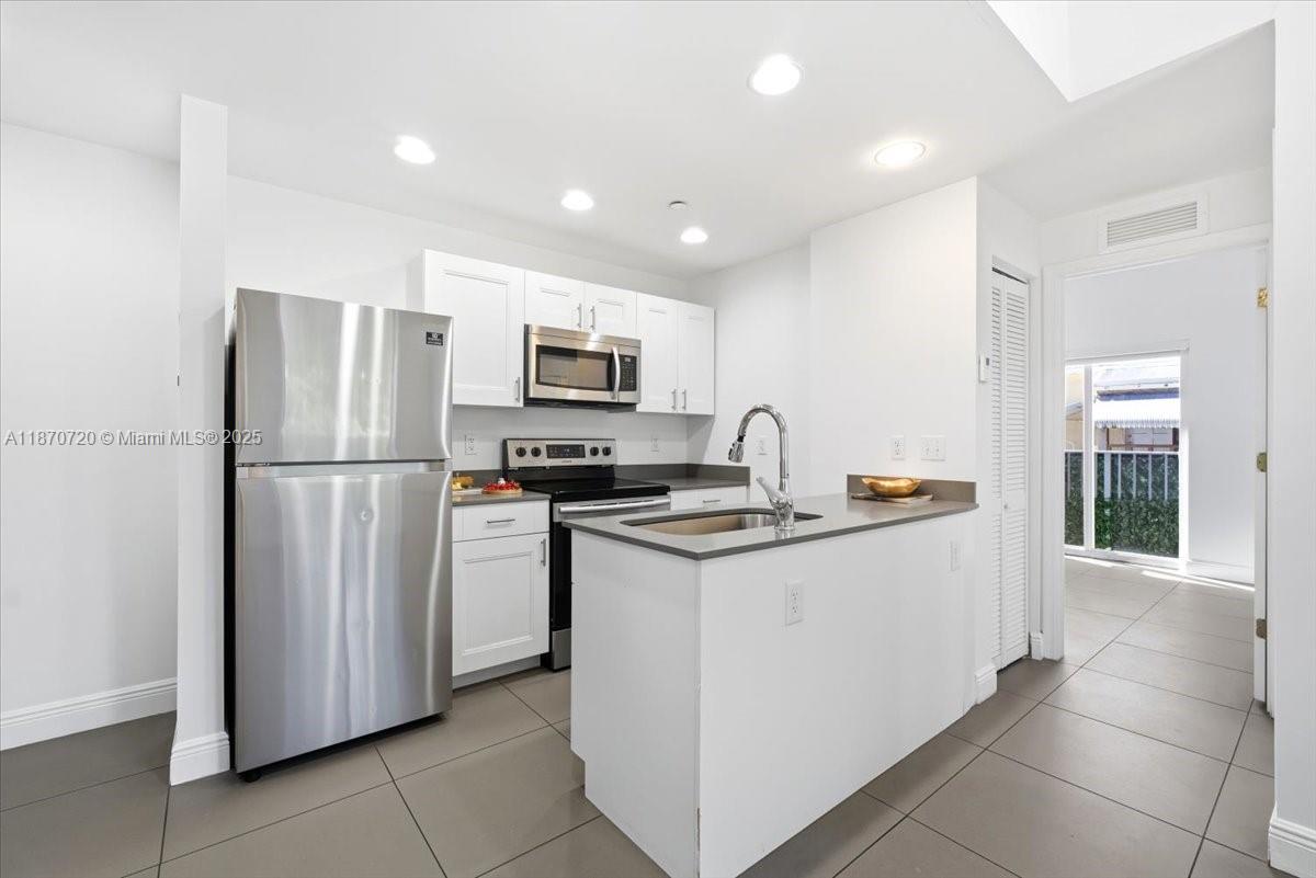 541 NW 33rd St # 5