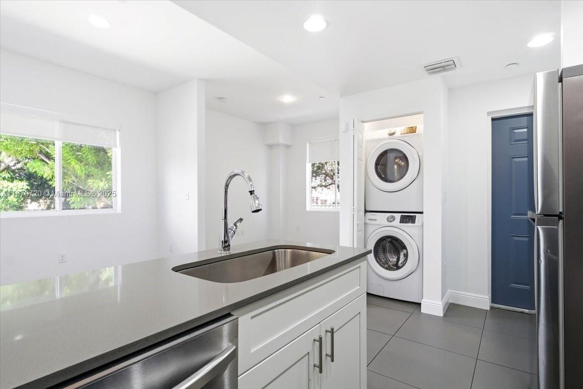 541 NW 33rd St # 5