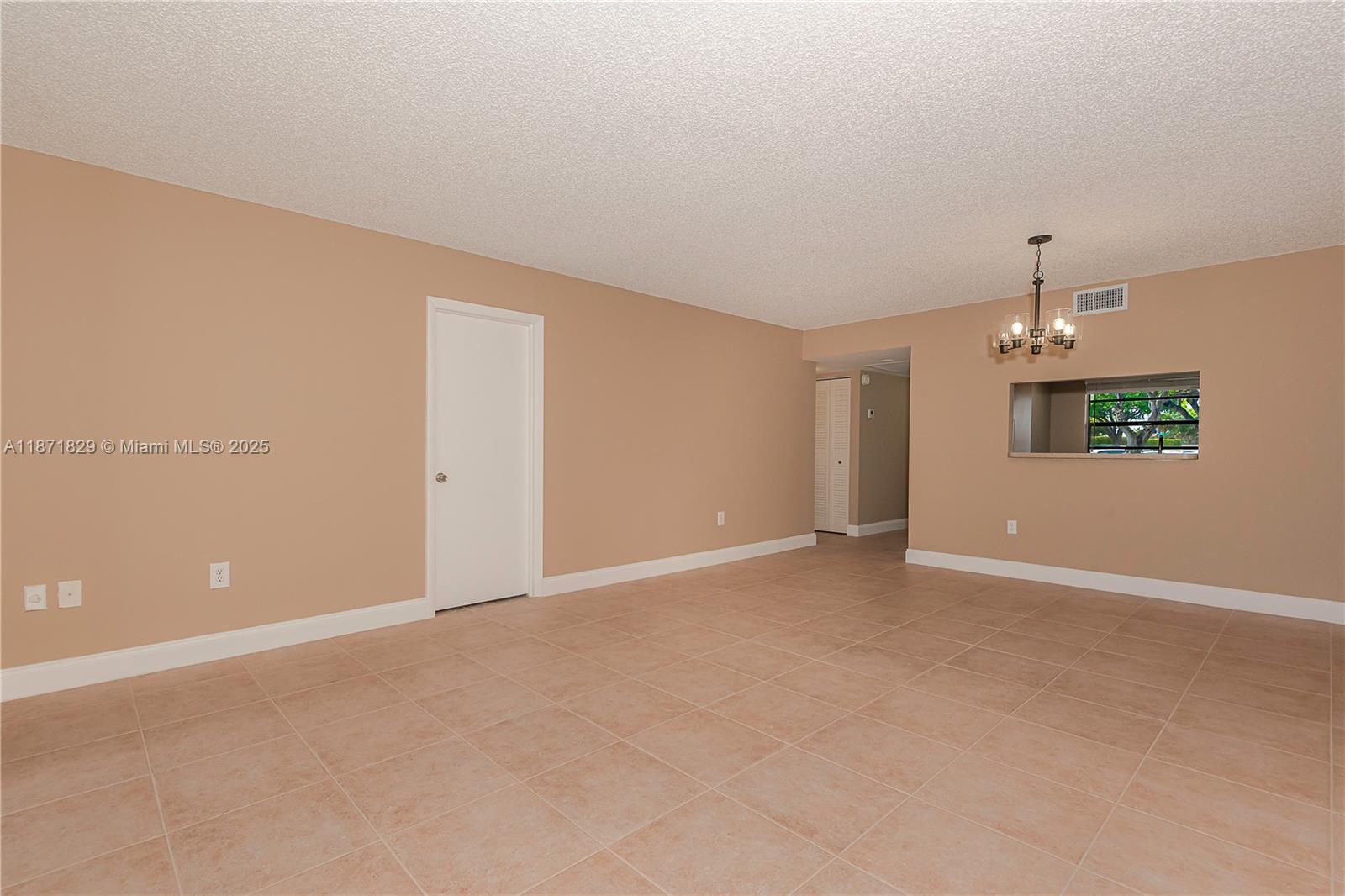 901 Colony Point Cir # 102
