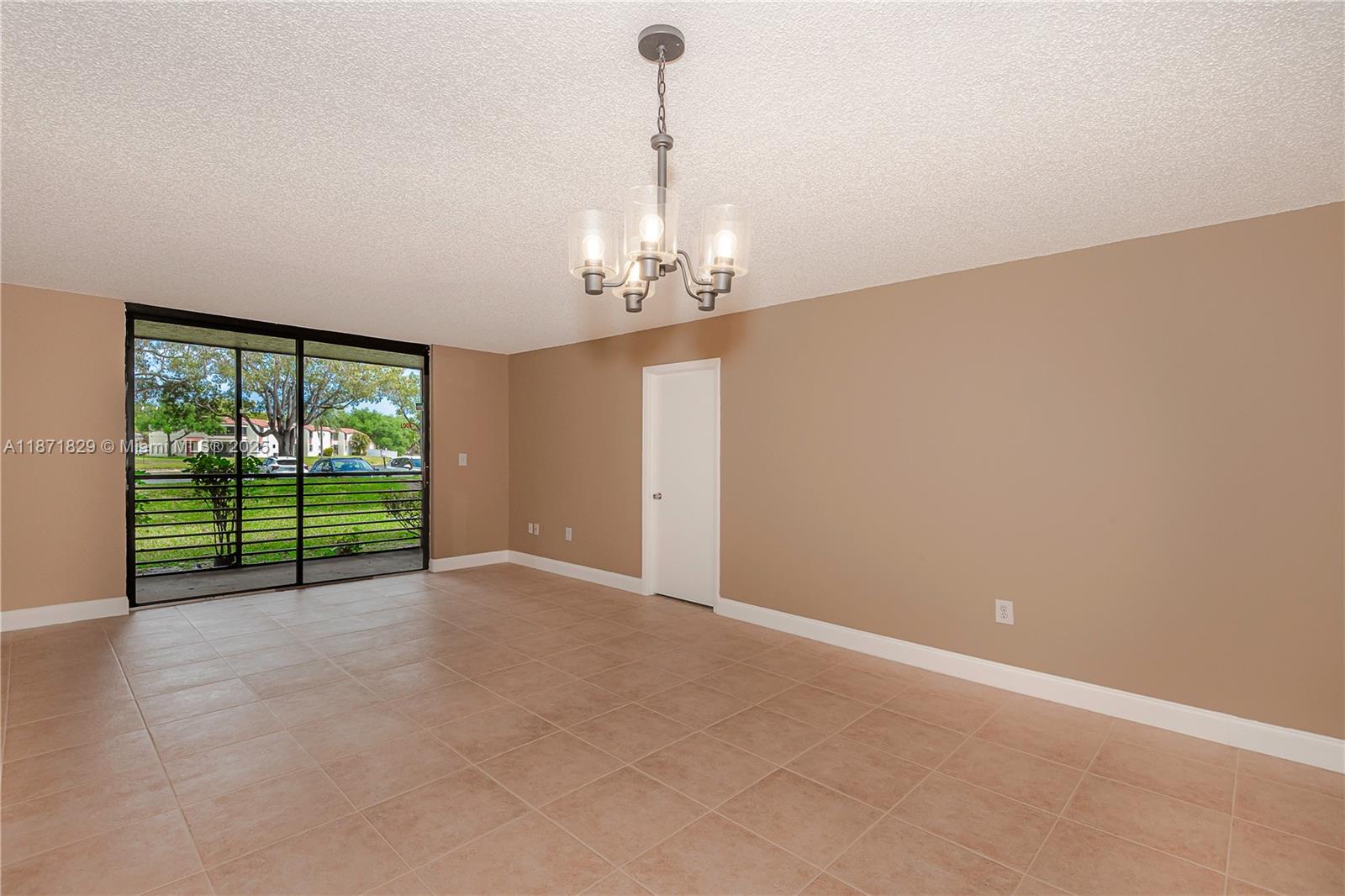 901 Colony Point Cir # 102