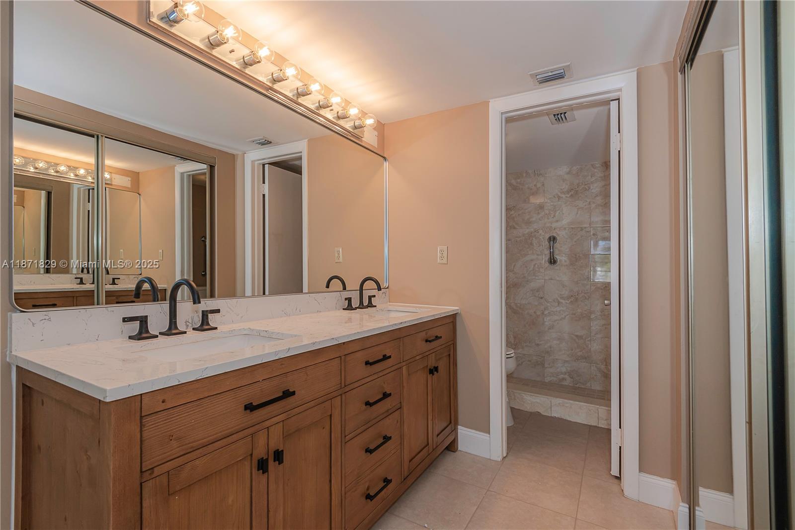 901 Colony Point Cir # 102