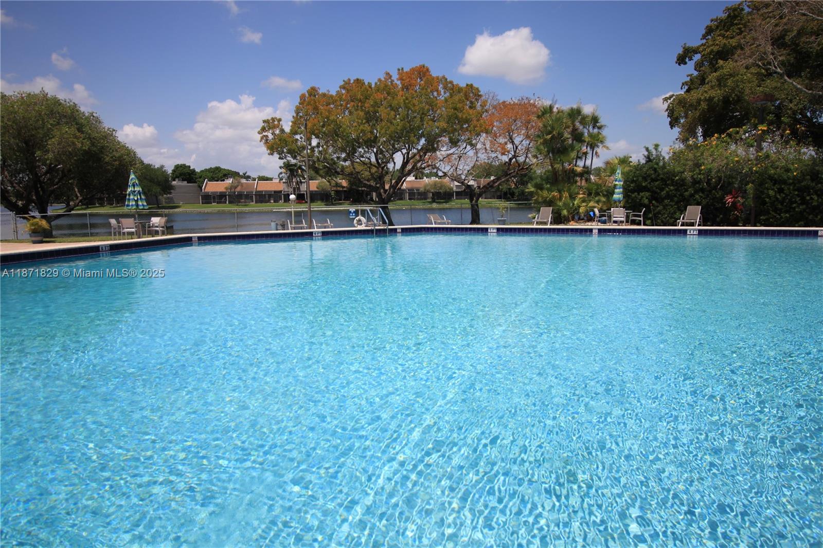 901 Colony Point Cir # 102